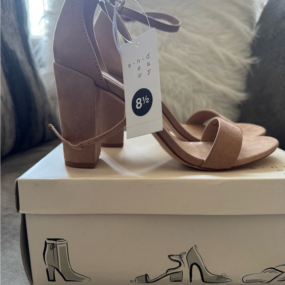 A New Day Women's Tan Heeled Sandals - Picture 1 of 5